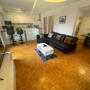  Appartement Superbe T4 Spacieux Equipe,